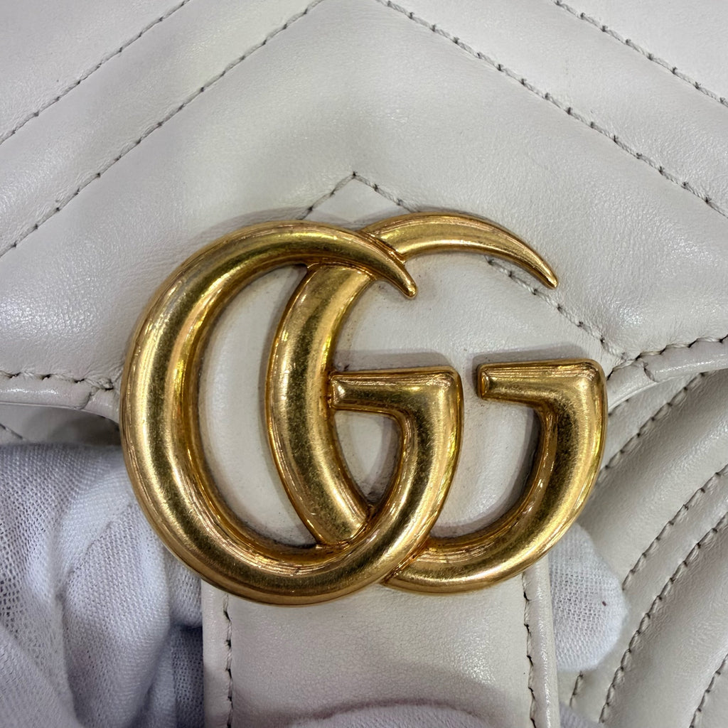 Gucci GG Marmont Collection White Crossbody 22 cm (width) x 13 cm (height) x 6 cm (depth) 446744 DTDIT 9022
