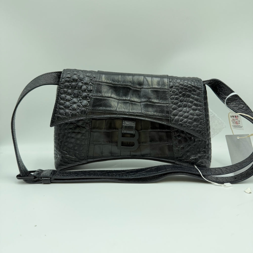 Balenciaga DOWNTOWN Leather Black Shoulder Bag 25.4 cm long x 16.0 cm high x 8.4 cm wide 67135523E871000