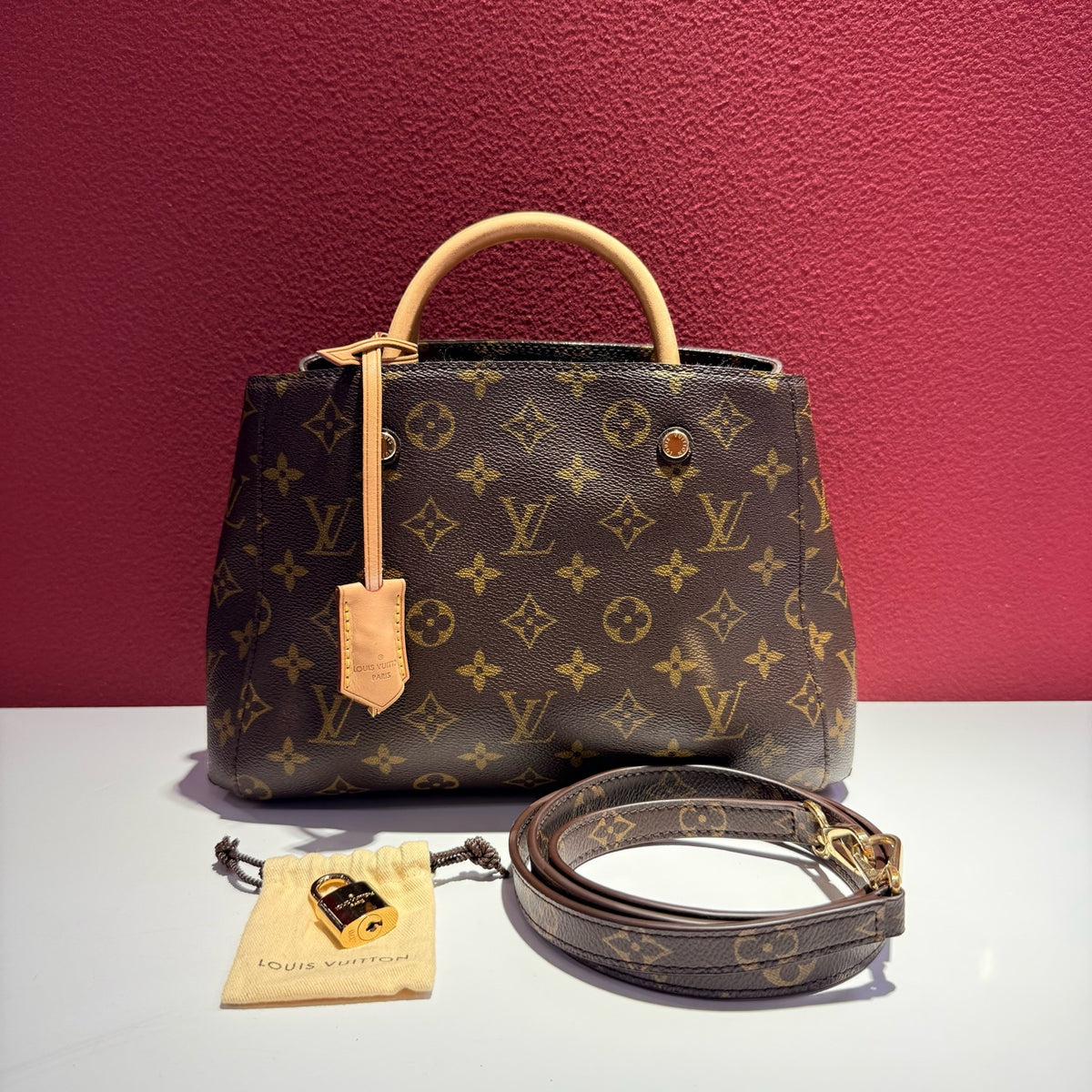 Louis Vuitton Montaigne Bb Crossbody 29.0x 20.0x 13.0 cm M41055