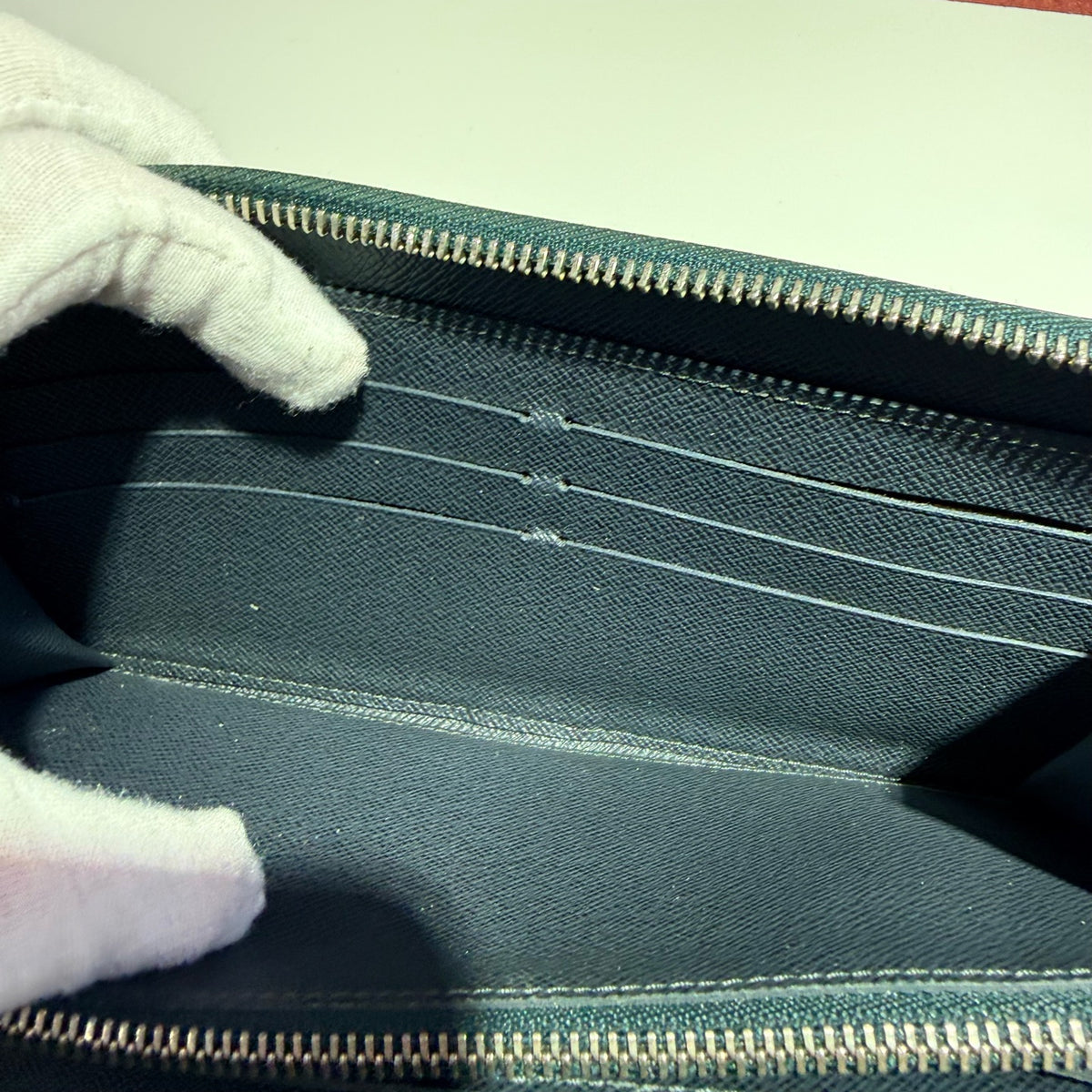 Louis Vuitton Blue Clutch 21.0x12.0cm