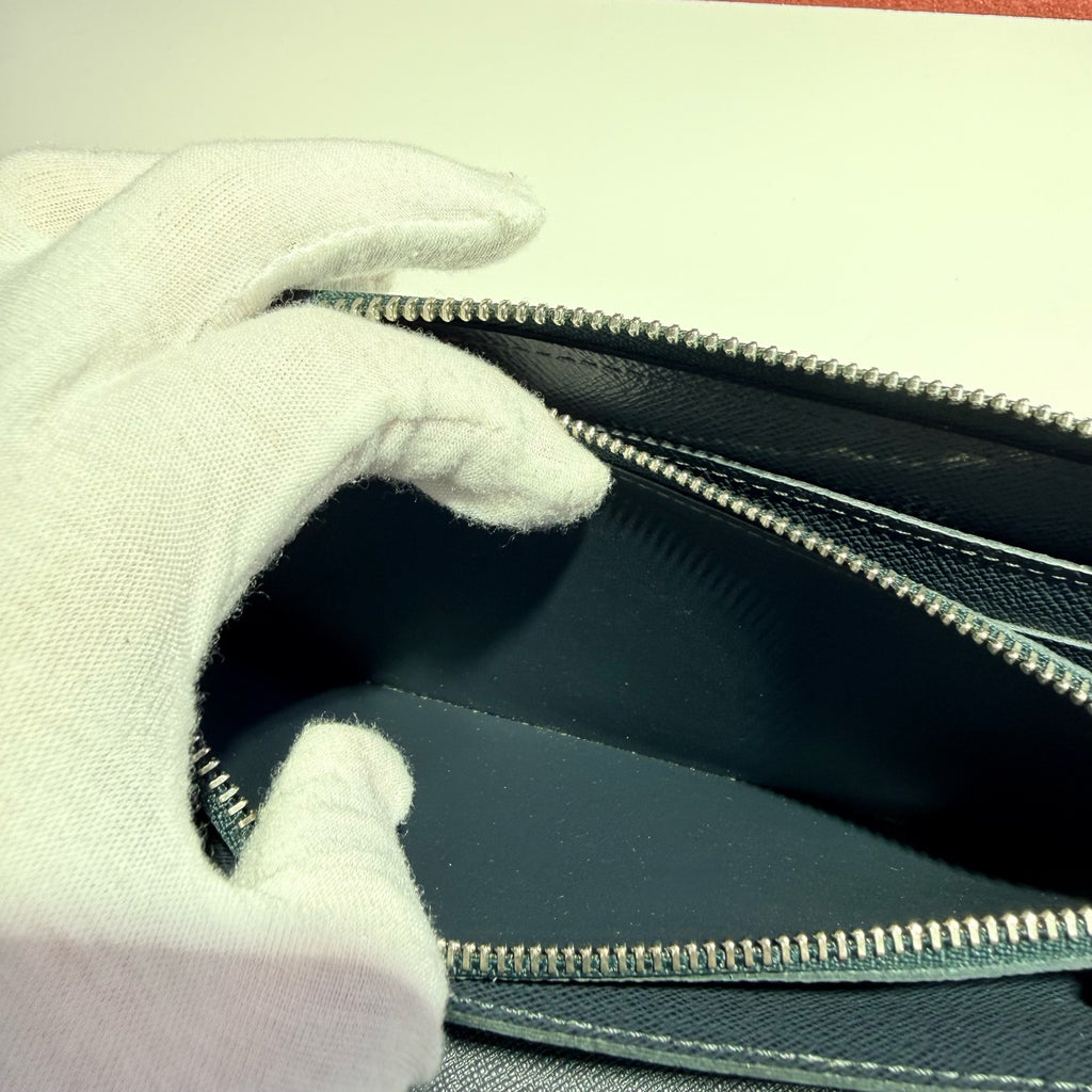 Louis Vuitton Blue Clutch 21.0x12.0cm