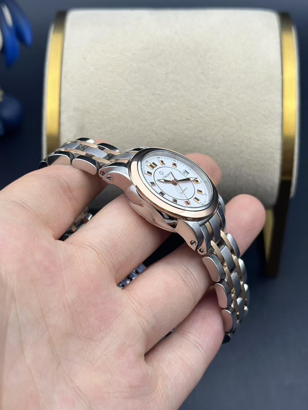 Carl F.Bucherer Pahlavi Rose gold Automatic (self-winding) watch 27 millimeters 00.10621.07.77.21