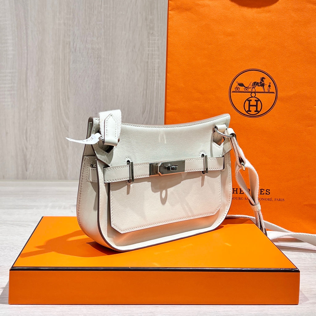 Hermes Jypsiere mini shoulder bag 22 cm long x 14.8 cm deep x 5.3 cm wide H083982CKAI