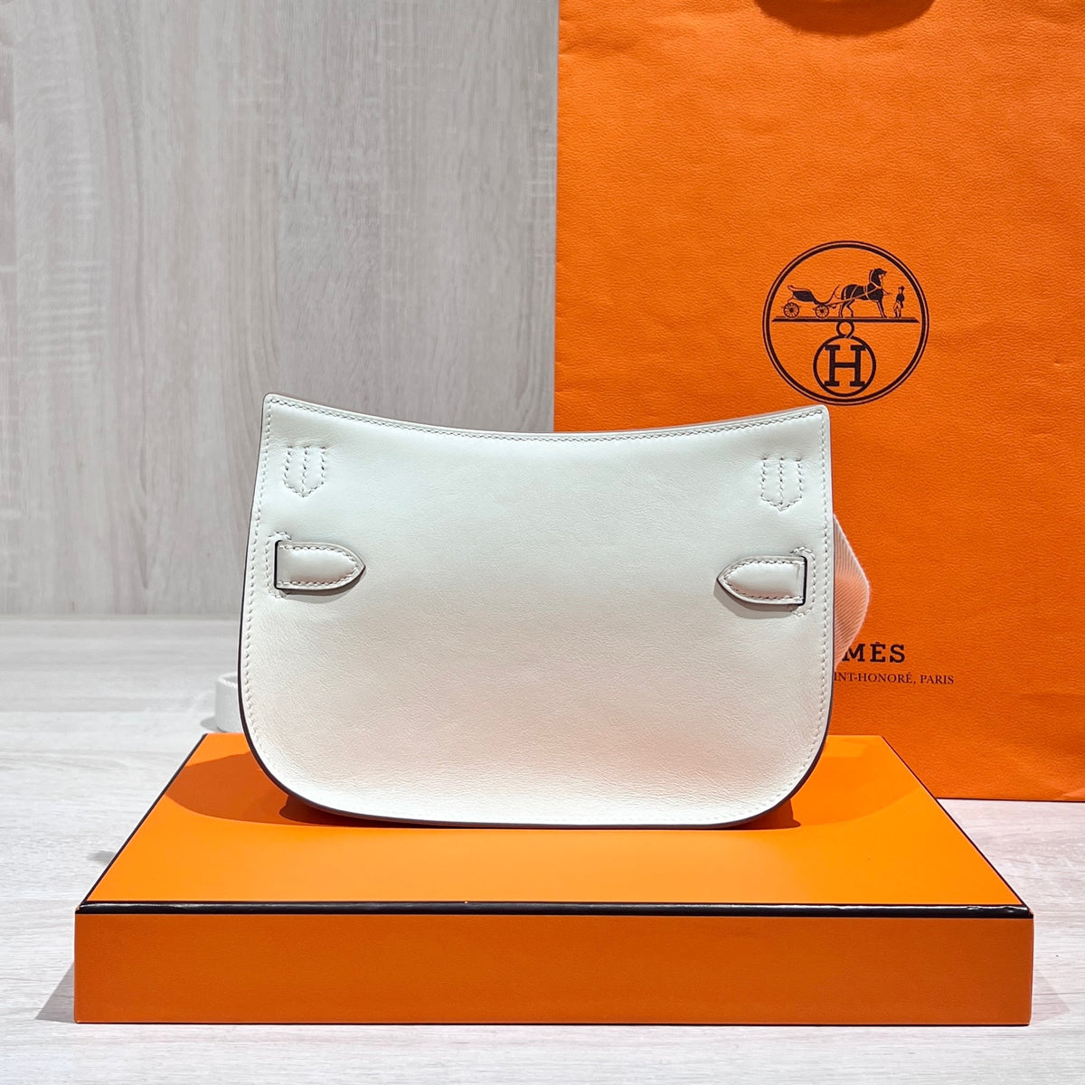 Hermes Jypsiere mini shoulder bag 22 cm long x 14.8 cm deep x 5.3 cm wide H083982CKAI