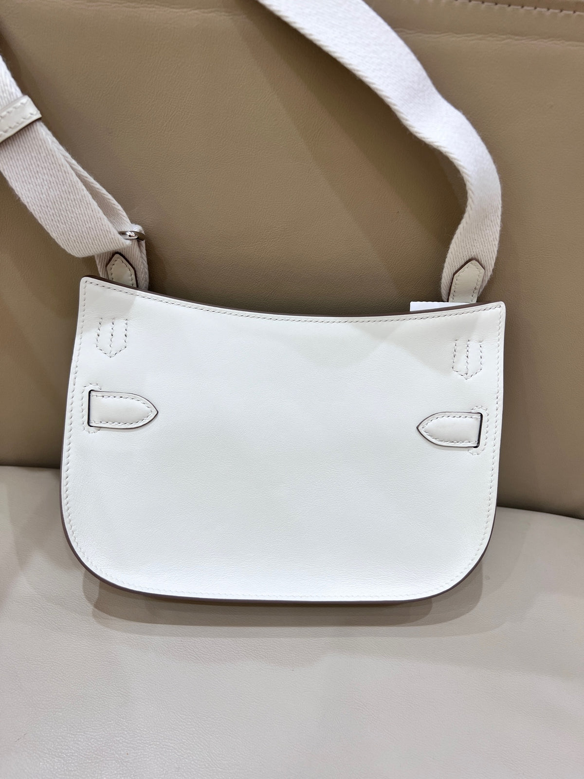 Hermes Jypsiere mini shoulder bag 22 cm long x 14.8 cm deep x 5.3 cm wide H083982CKAI