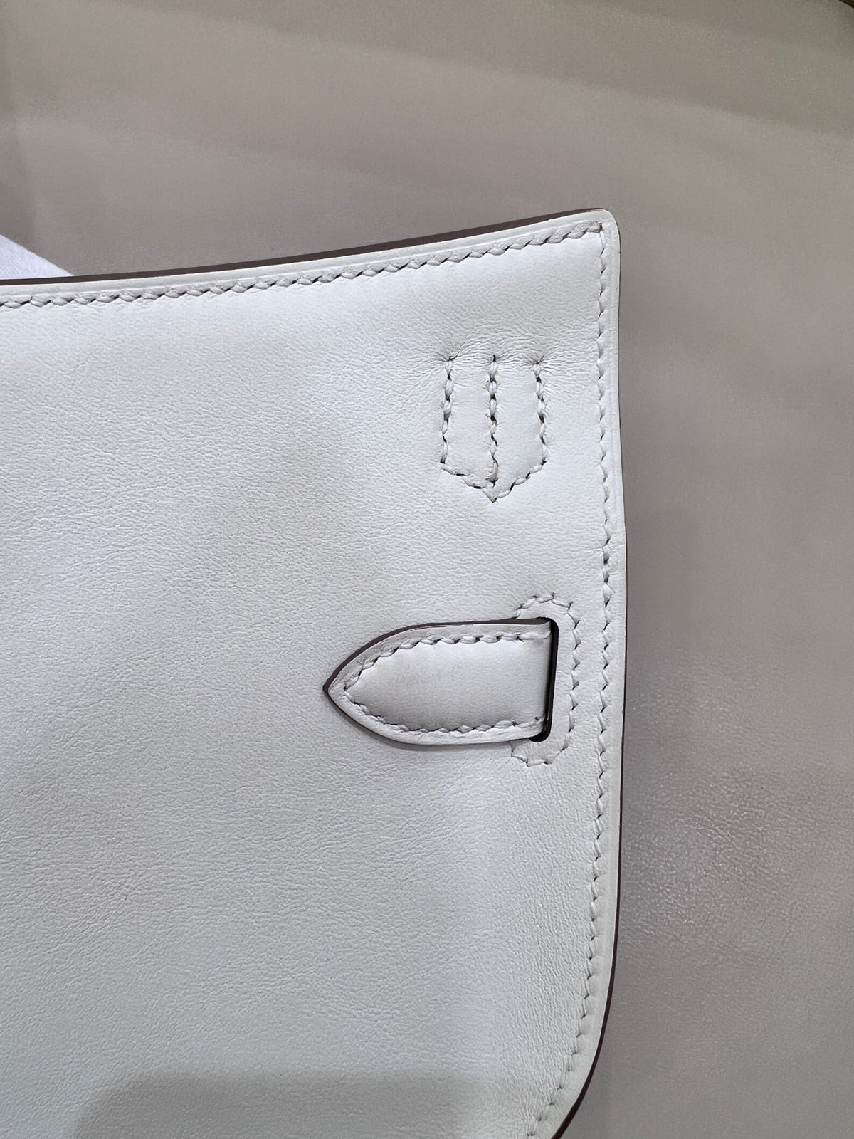 Hermes Jypsiere mini shoulder bag 22 cm long x 14.8 cm deep x 5.3 cm wide H083982CKAI