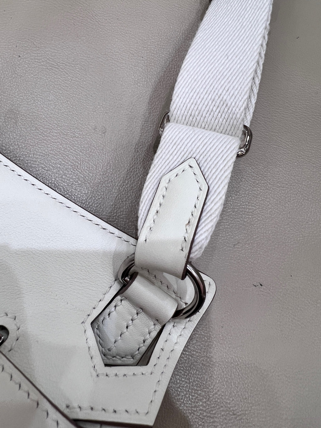 Hermes Jypsiere mini shoulder bag 22 cm long x 14.8 cm deep x 5.3 cm wide H083982CKAI