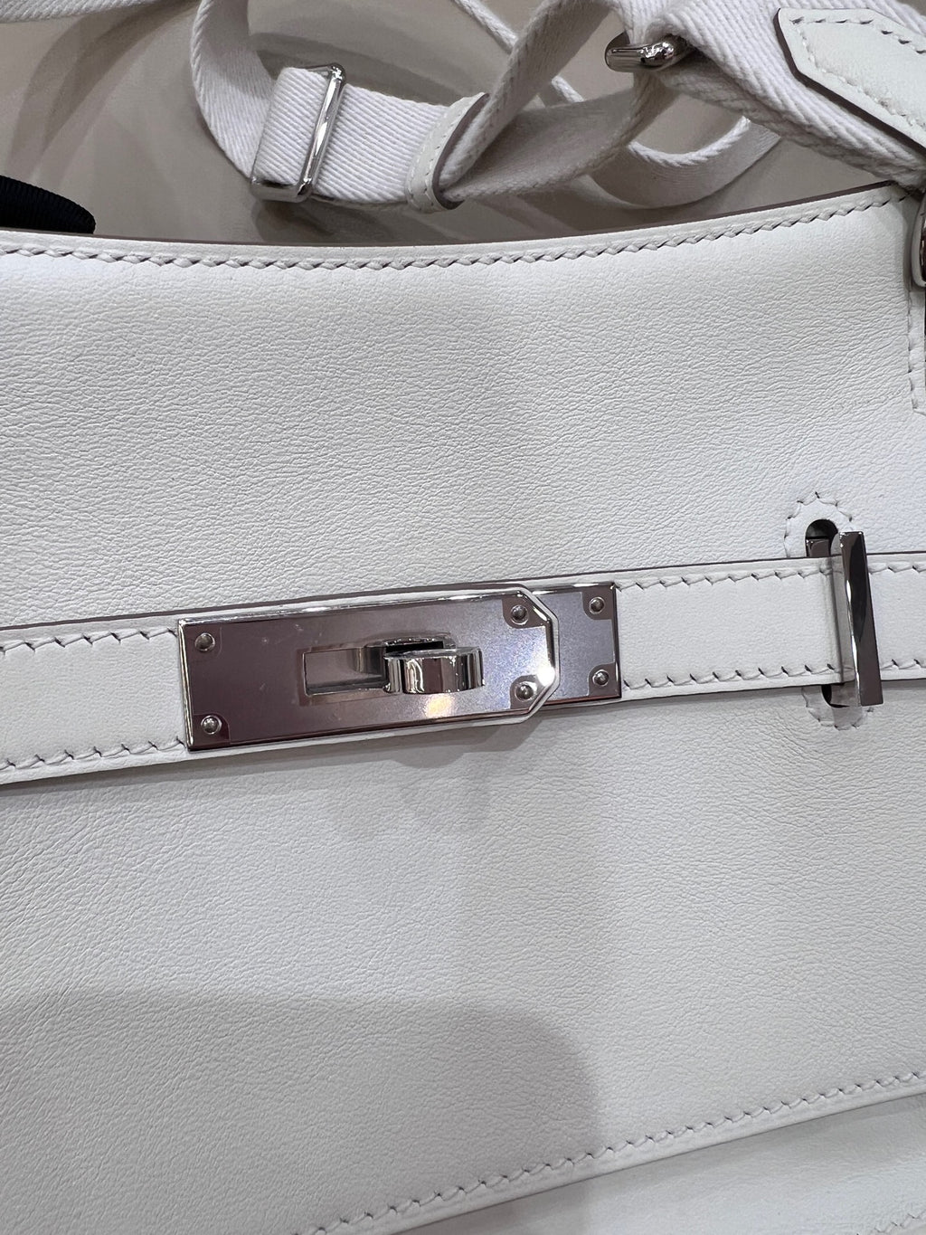Hermes Jypsiere mini shoulder bag 22 cm long x 14.8 cm deep x 5.3 cm wide H083982CKAI