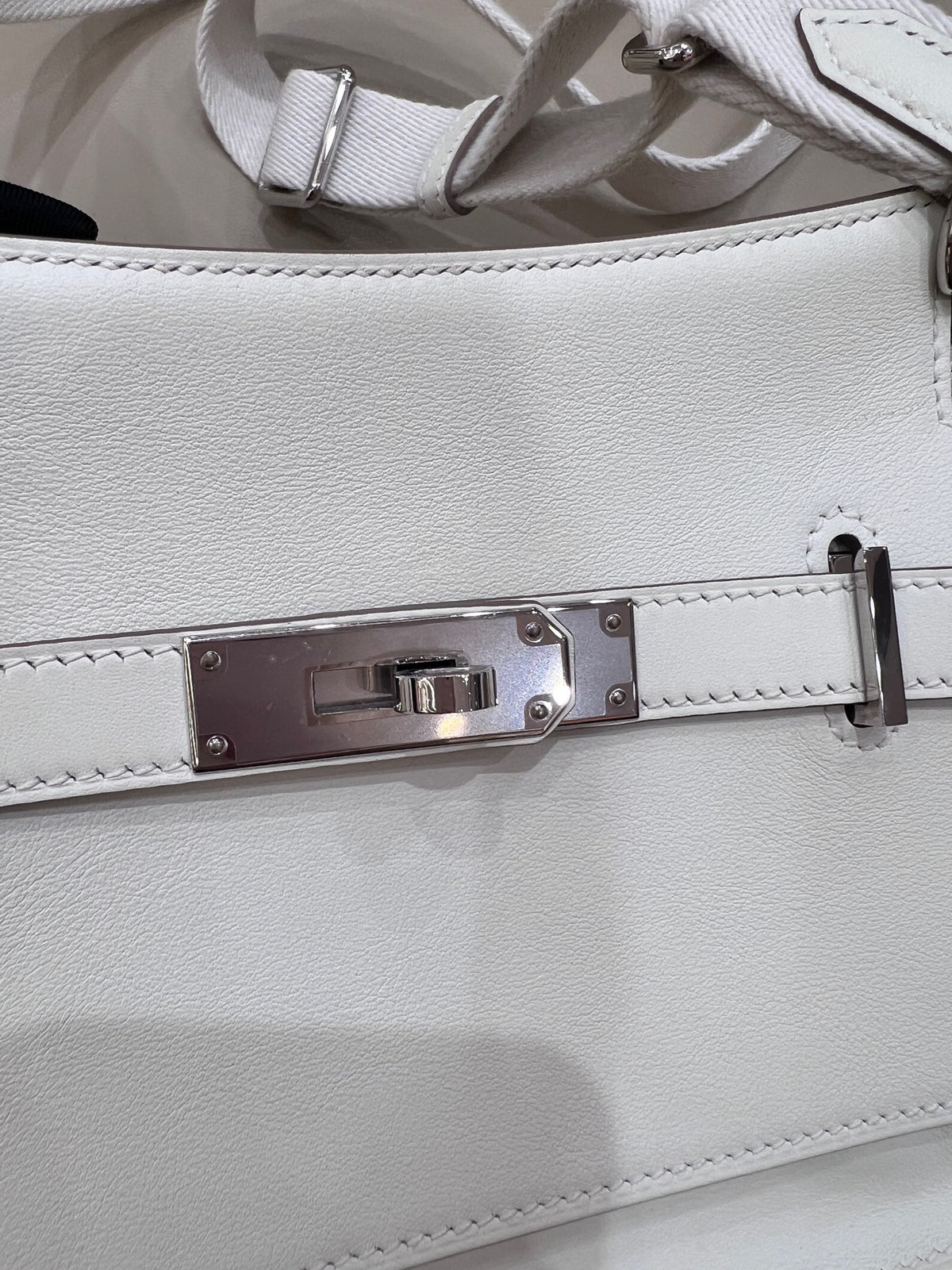 Hermes Jypsiere mini shoulder bag 22 cm long x 14.8 cm deep x 5.3 cm wide H083982CKAI