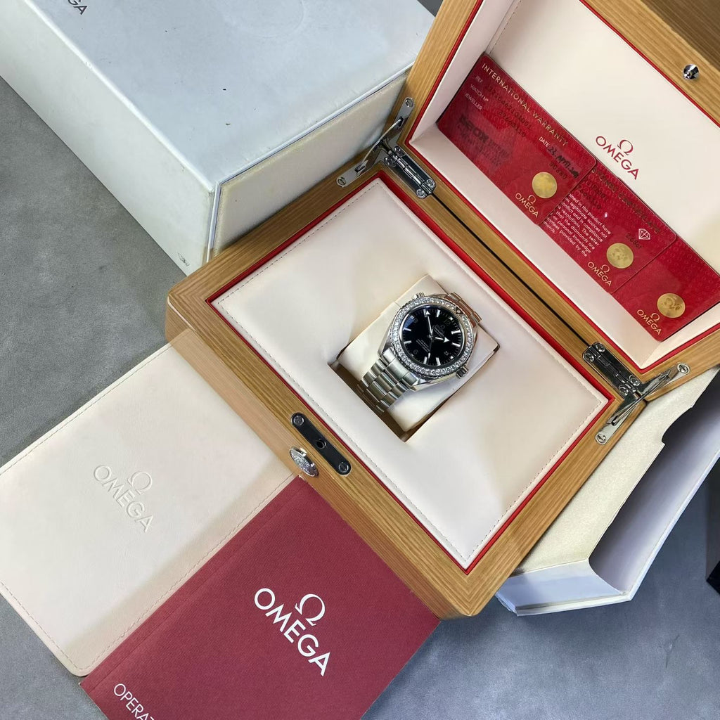 Omega Seahorse Automatic (self-winding) watch 45.5 millimeters 232.15.46.21.01.001