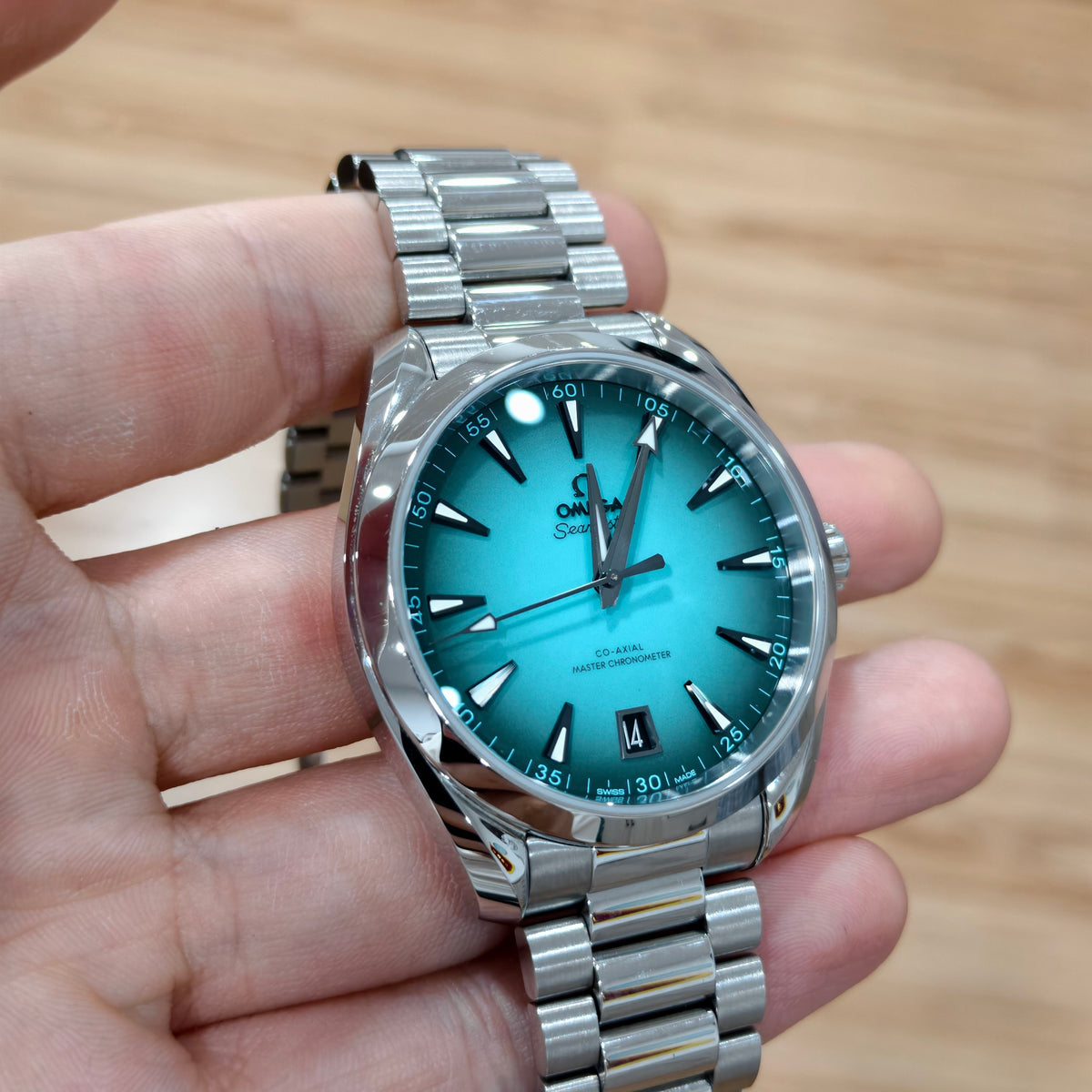 Omega Seahorse series 41  220.10.41.21.03.006