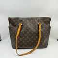 Louis Vuitton Leather Length 40 x Width 13 x Height 28 cm M56689