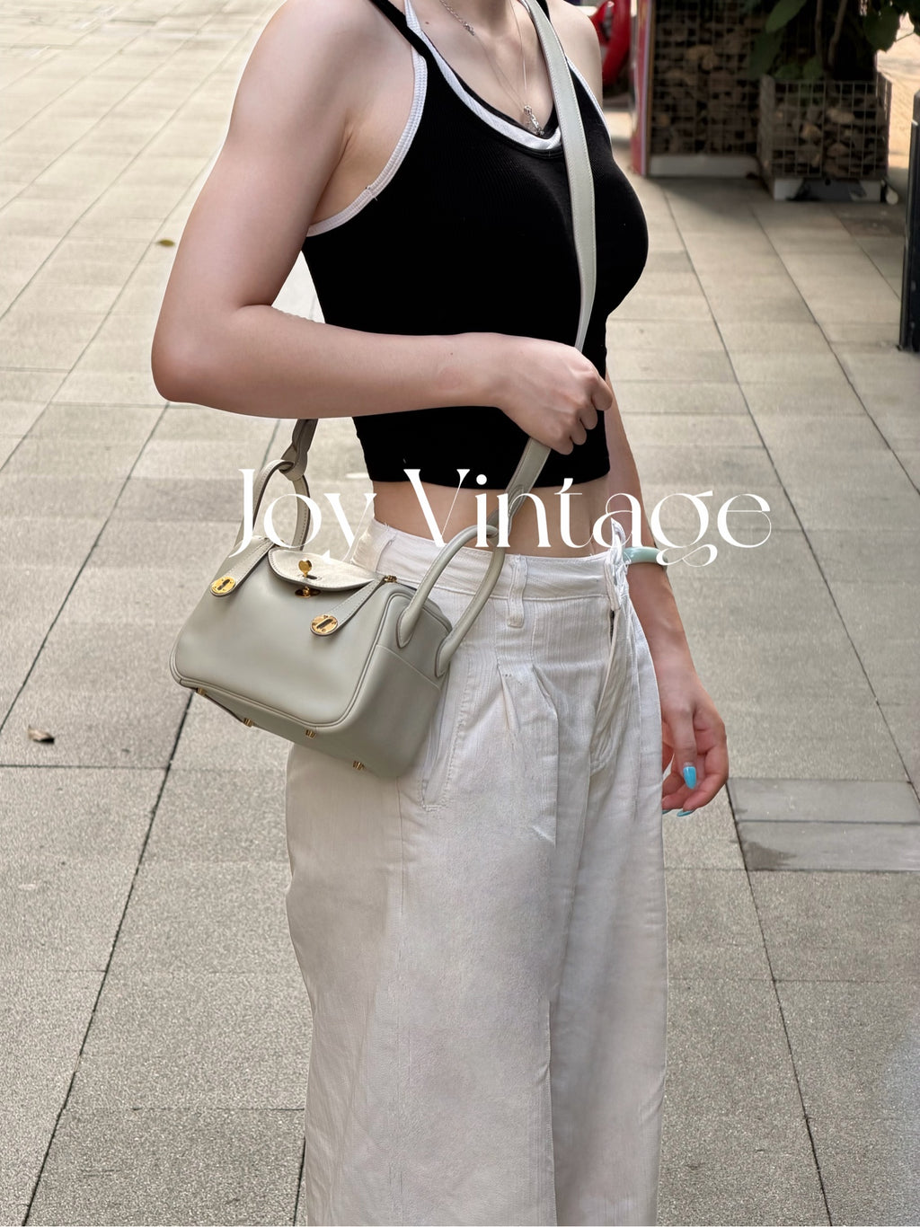 Hermes Lindy II Mini Handbag Crossbody 19 cm long x 13 cm deep x 9.5 cm wide H085956CK3Q