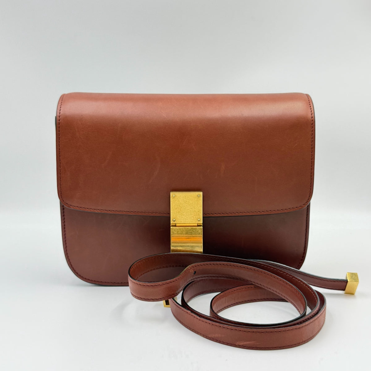 Celine Classic Medium-Sized Cowhide Handbag Leather Length 24 cm x Width 6 cm x Height 19 cm 189173AR2.04LU