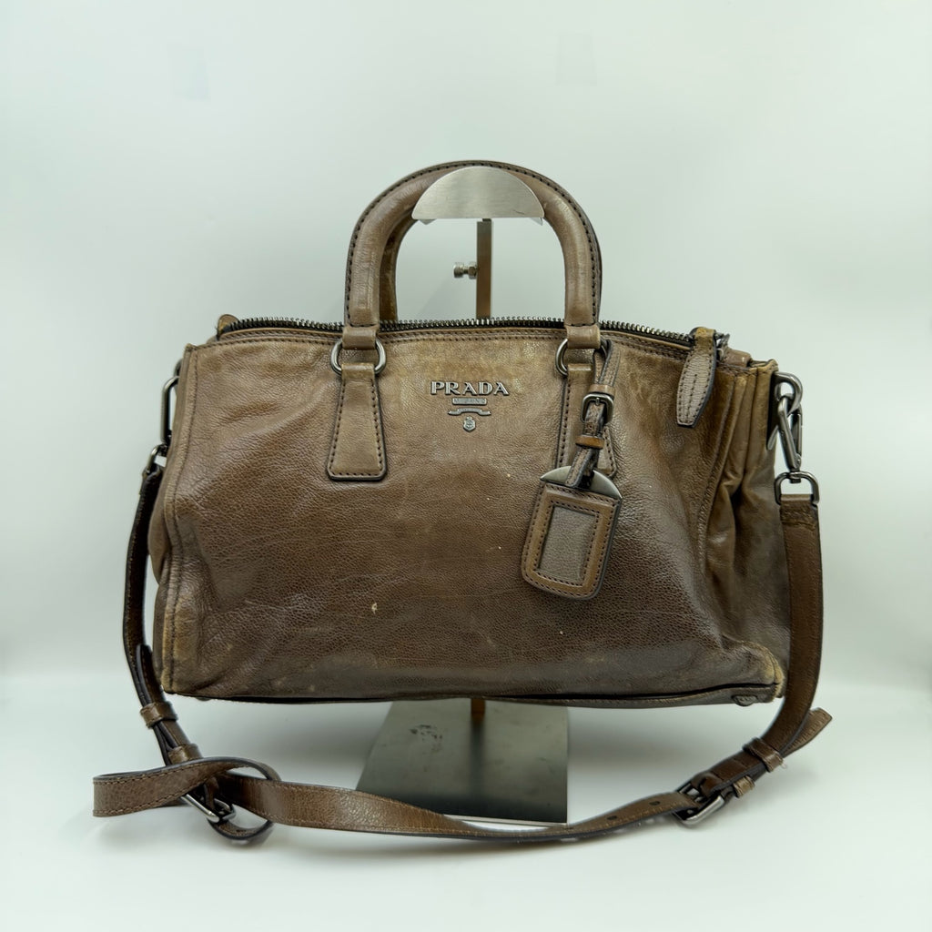 Prada 18 cm long x 7 cm wide x 12 cm high BL0851-NZV-F0522